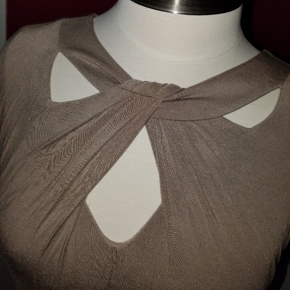 Top - Picture 2 of 2